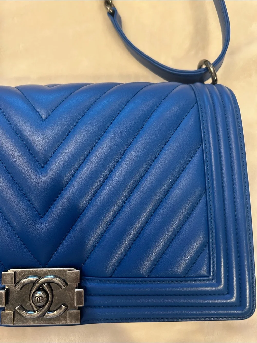 CHANEL Blue Chevron Quilted Shoulder Bag with Gunmetal Chain